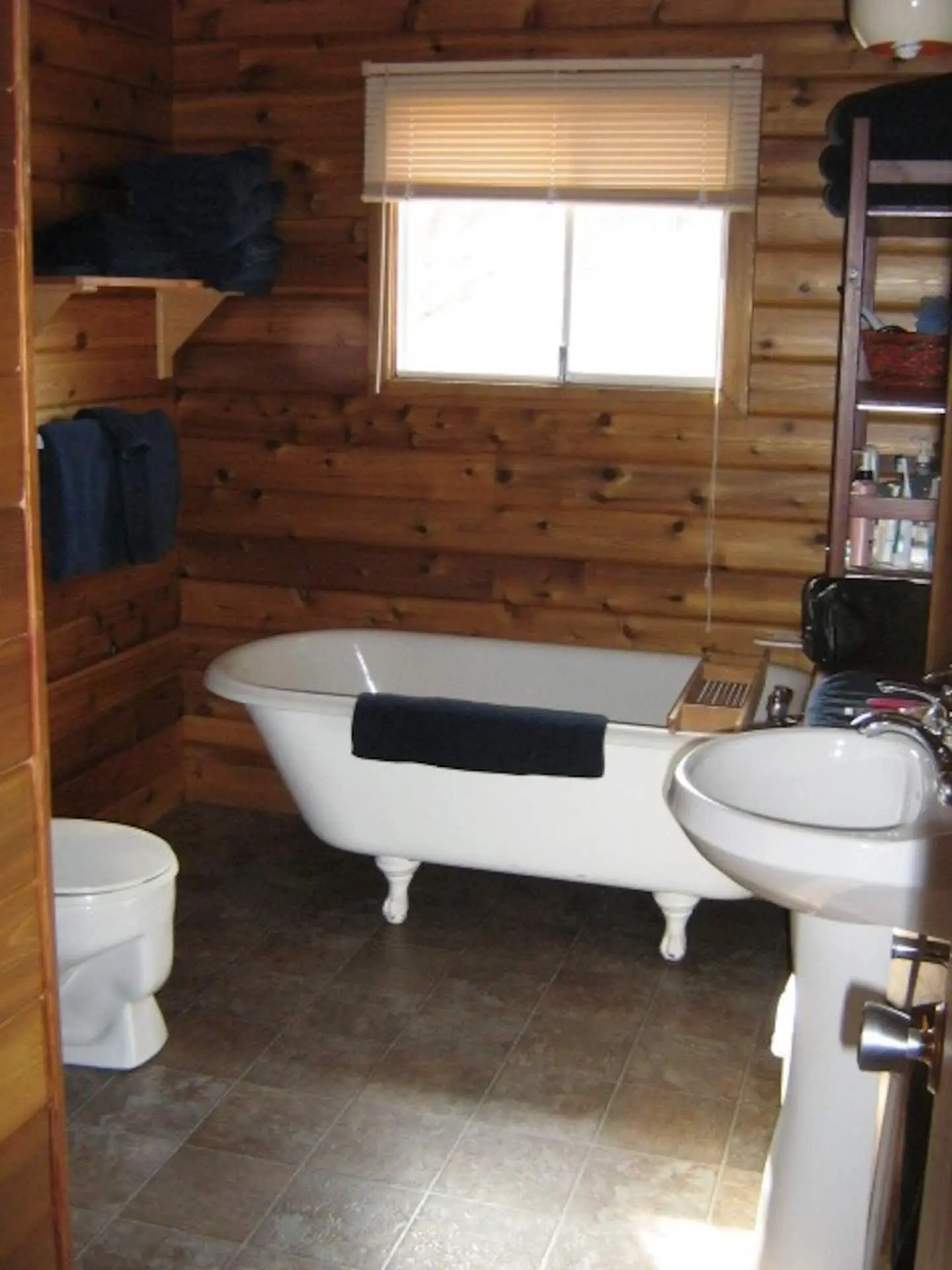 Main bathroom with clawfoot tub